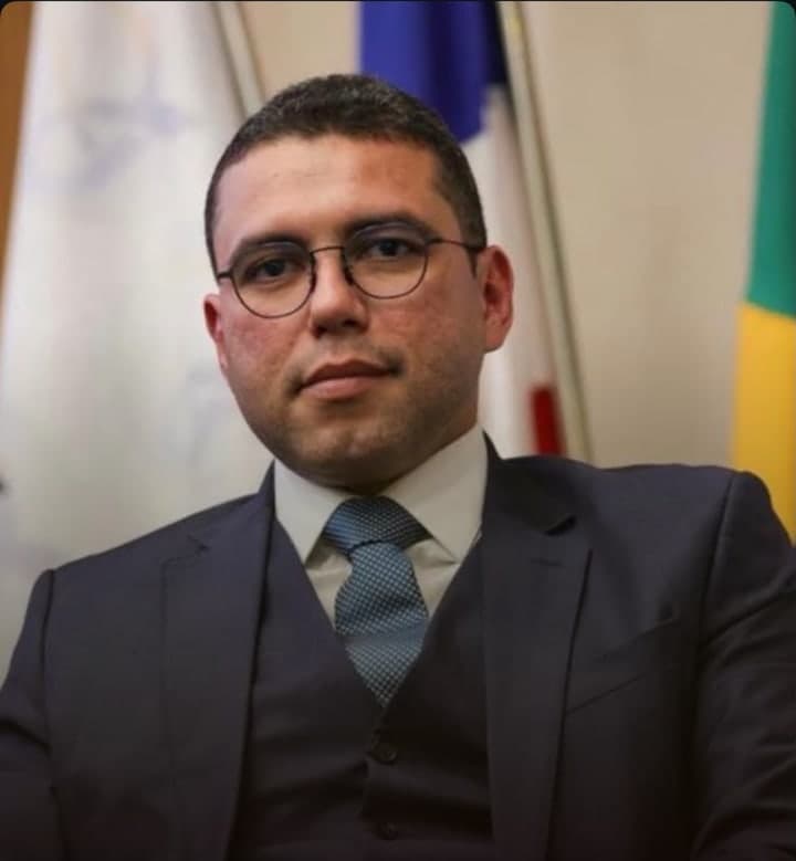 Dr. Helinelson Santana